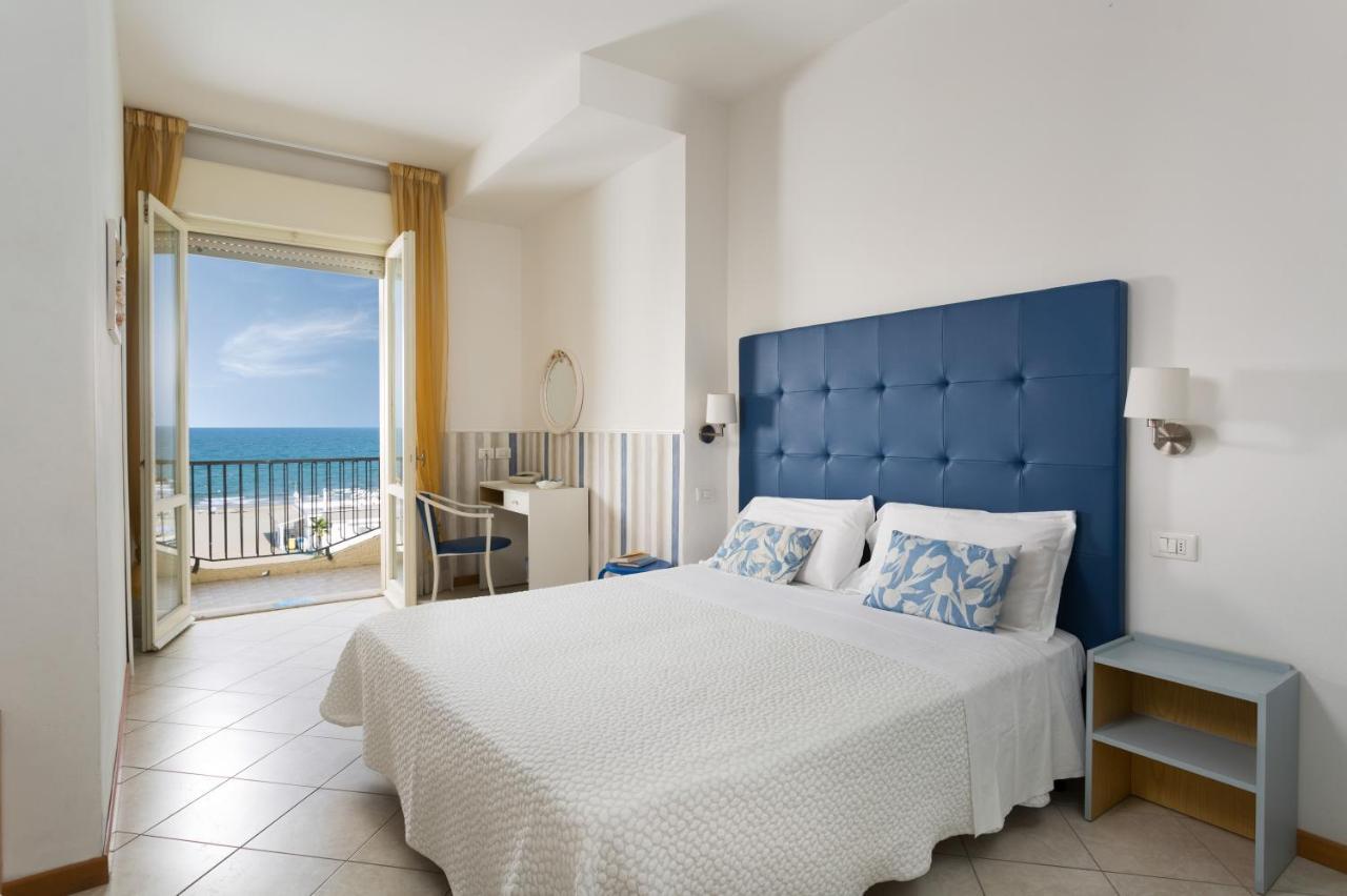 Ambasciatori Hotel - Breakfast Xxl Fino Alle 12 Misano Adriatico Exterior foto